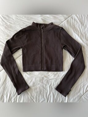 PrettyLittleThing Ribbed Zip-Front Cropped Jacket Brown